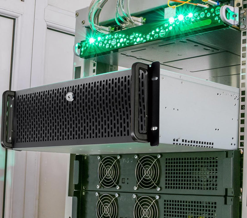 Rosewill 4U Server Chassis Rackmount Case | 8 3.5" HDD Bays, 3 5.25" Devices | ATX, CEB Compatible | 2 Front 120mm Fans, 2 Rear 80mm Fans | 2x USB 3.0 | Front Panel Lock | Silver/Black - RSV-R4000U